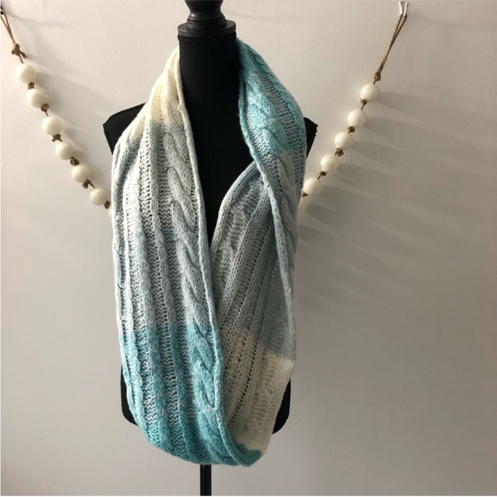 Gap Blue and White Ombré Infinity Knit Scarf